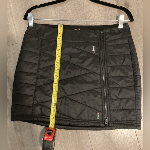 Smartwool  SMARTLOFT ZIP SKIRT black. Size s. - Picture 7 of 9